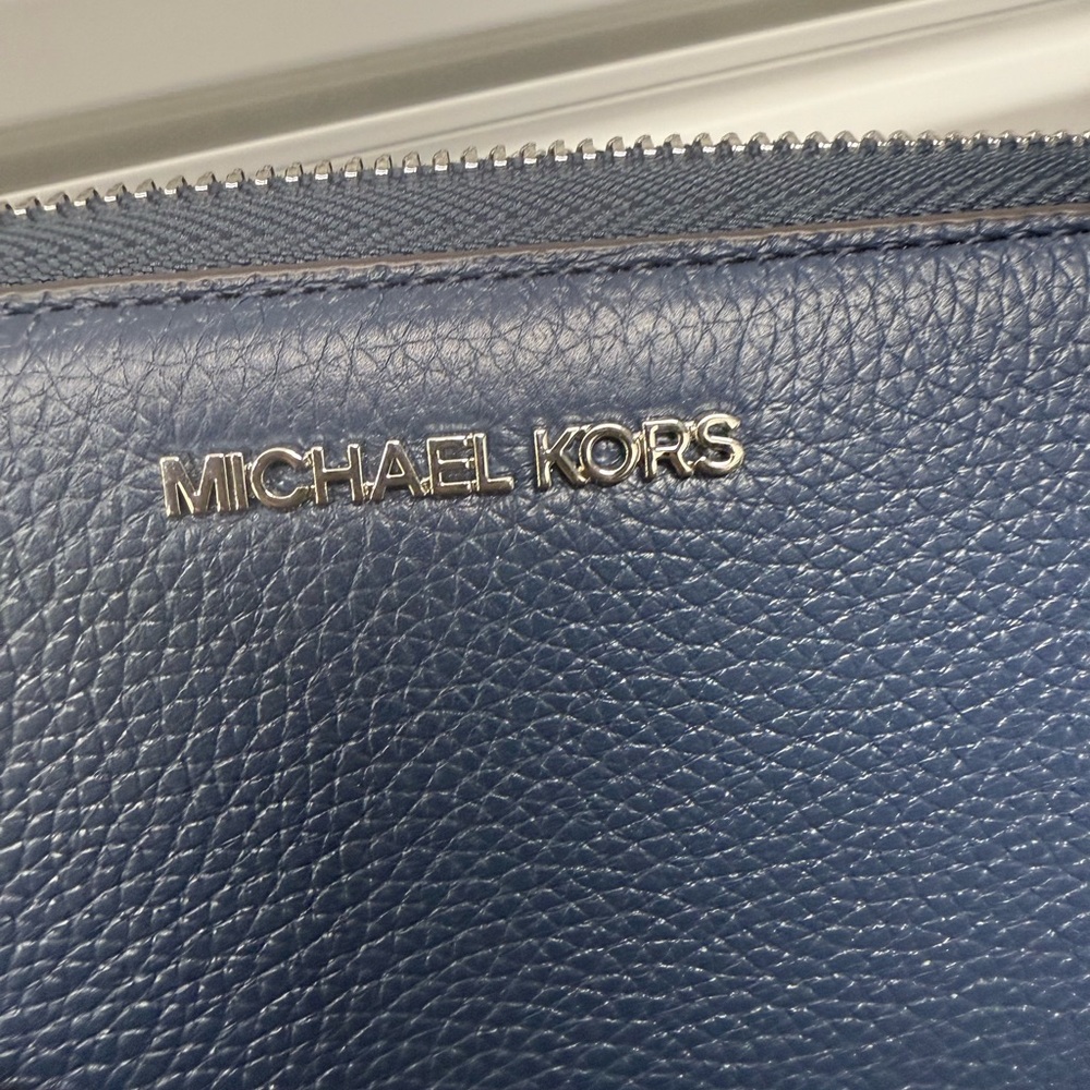 Michael Kors Navy Leather Zip Wallet